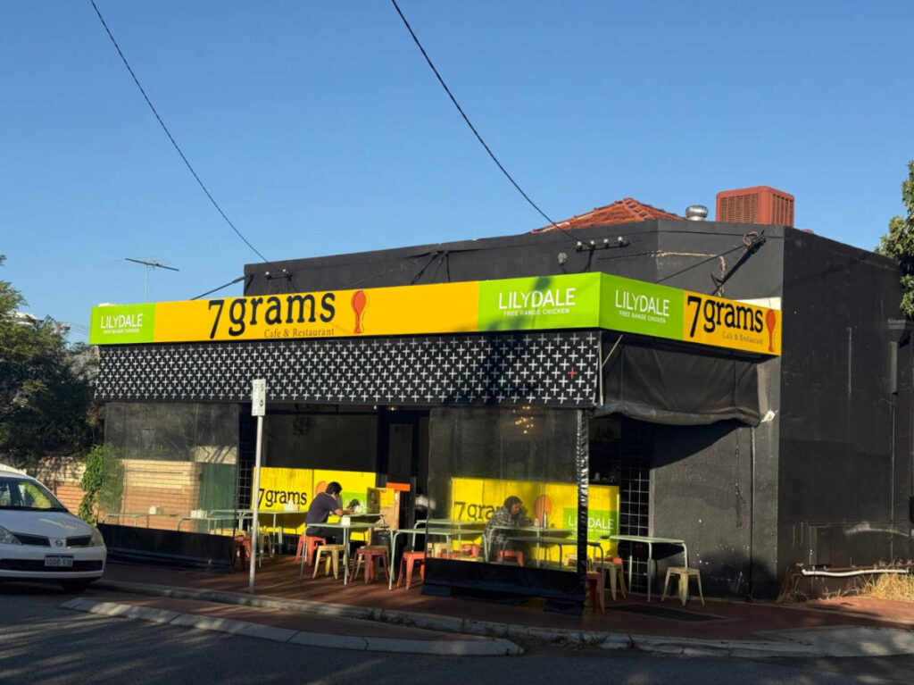 View of the 7 Grams Korean Fried Chicken from the outside