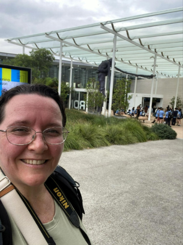 The author Ann-Marie Cahill, smiling for a photo at the Art Gallery of New South Wales