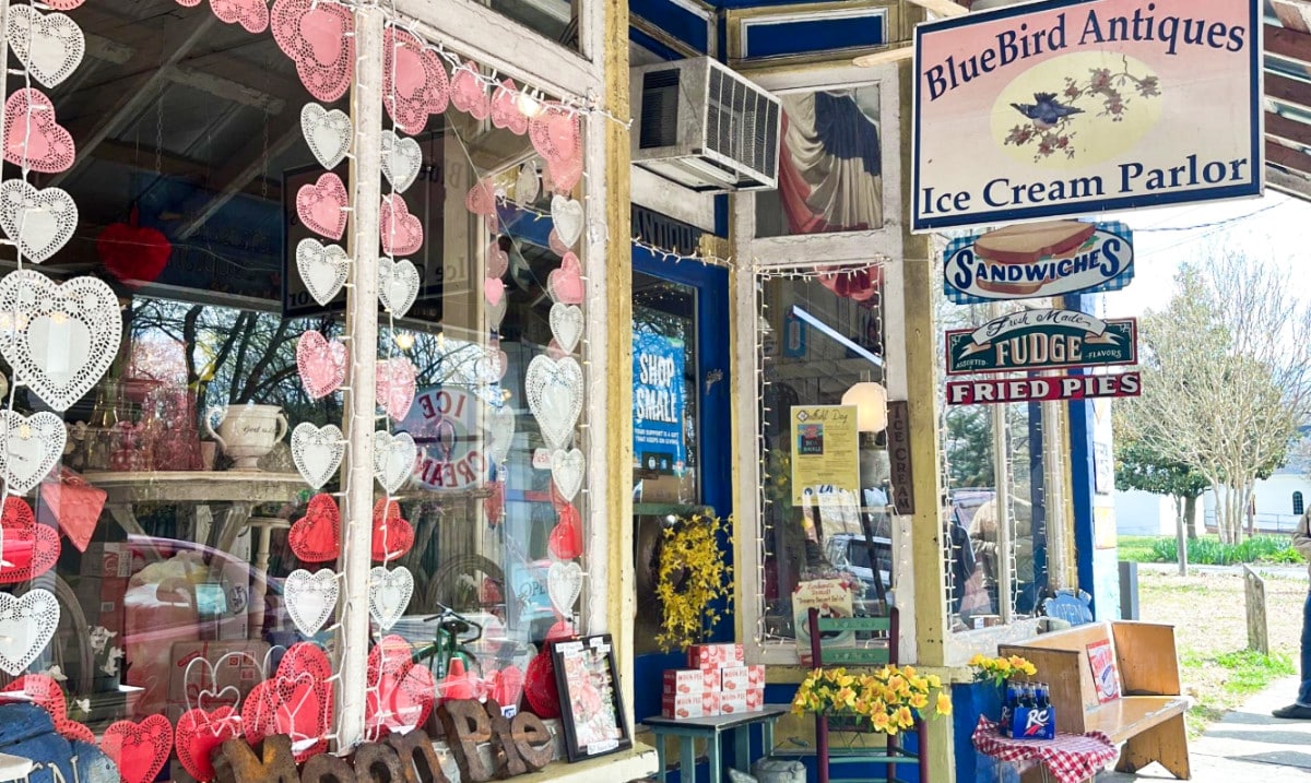 Exterior view of an antique shops along Alley Street