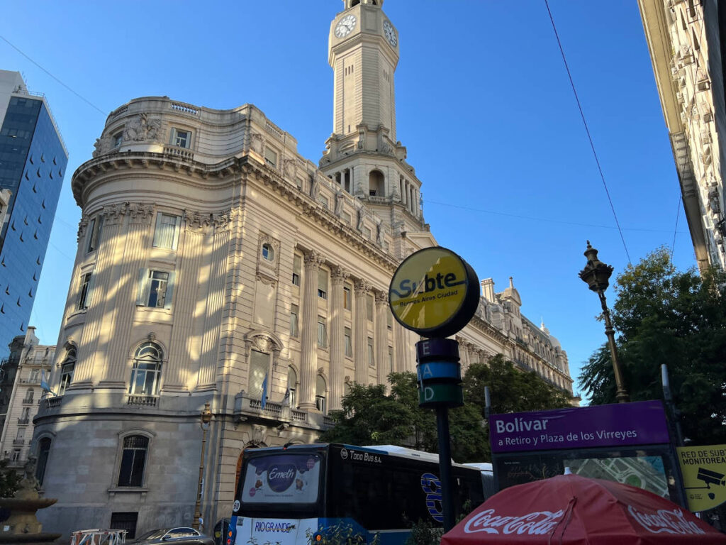 View of the architecture behind the Bolivar Subte subway stop