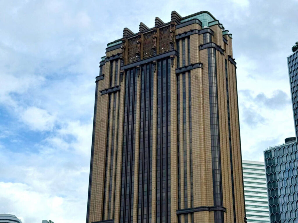 The Parkview Square building from the outside