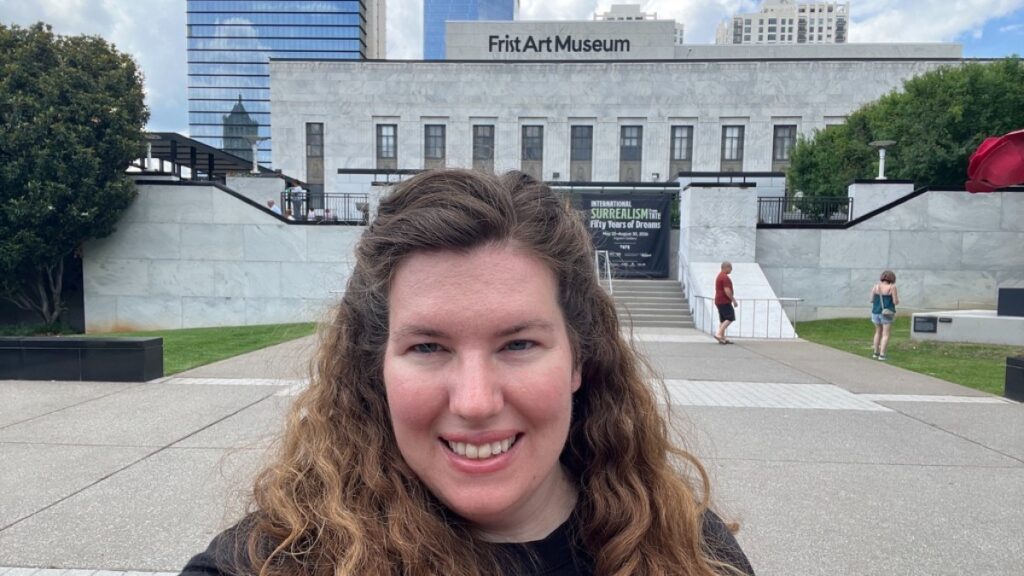 Author Elizabeth taking a selfie outside the Frist Art Museum