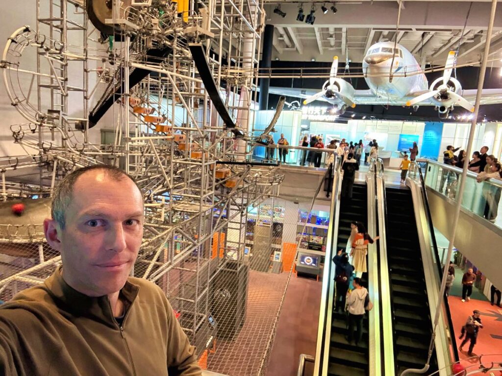 Author Ian taking a selfie inside the Hong Kong Science Museum