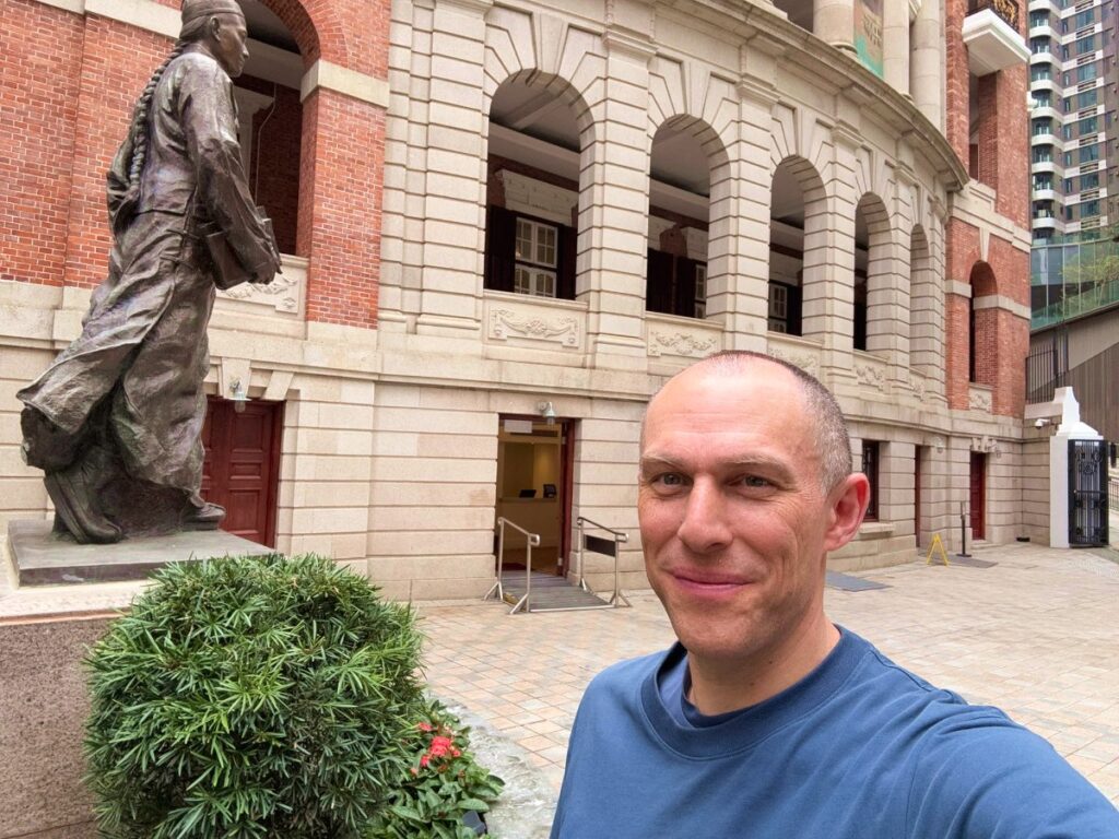 Author Ian taking a selfie outside Dr. Sun Yat Sen Museum