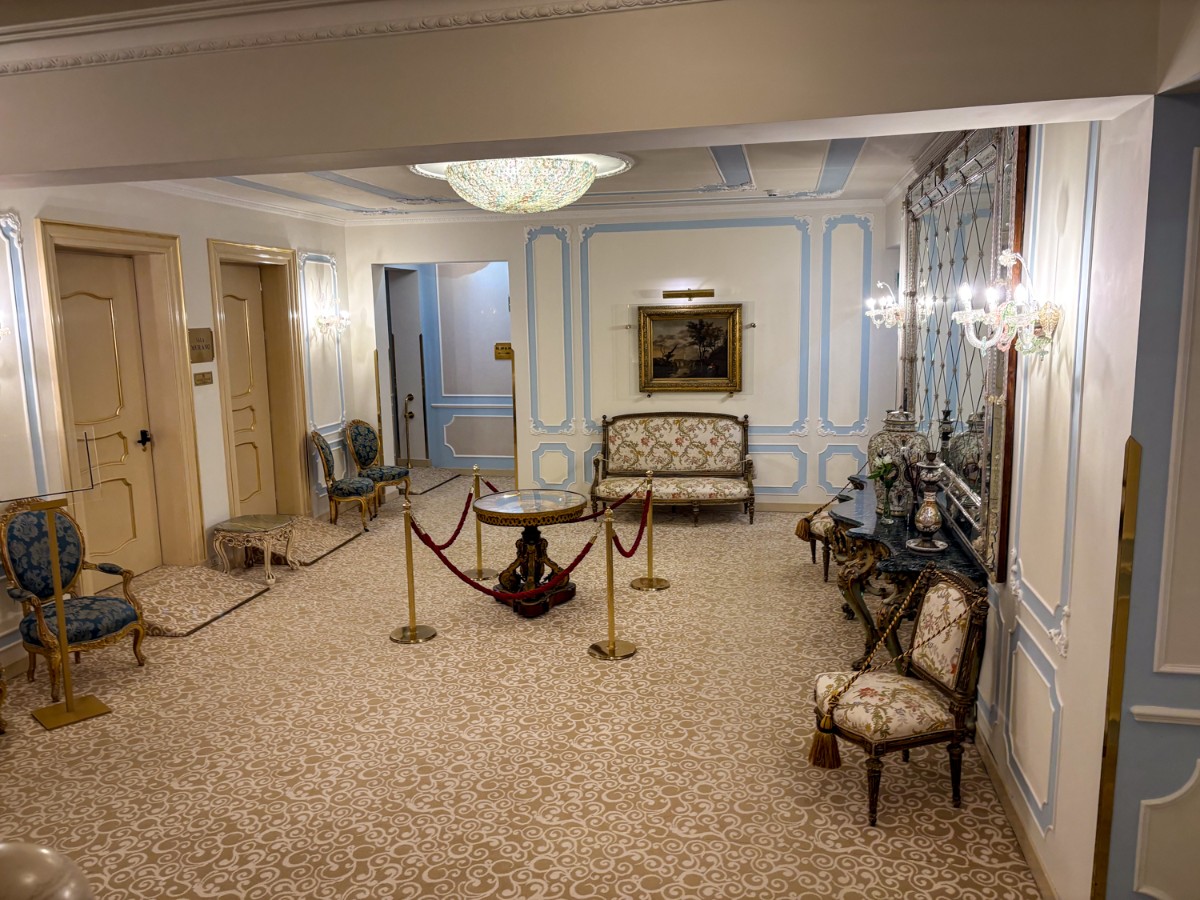 Beautifully decorated common areas at Baglioni Hotel Luna