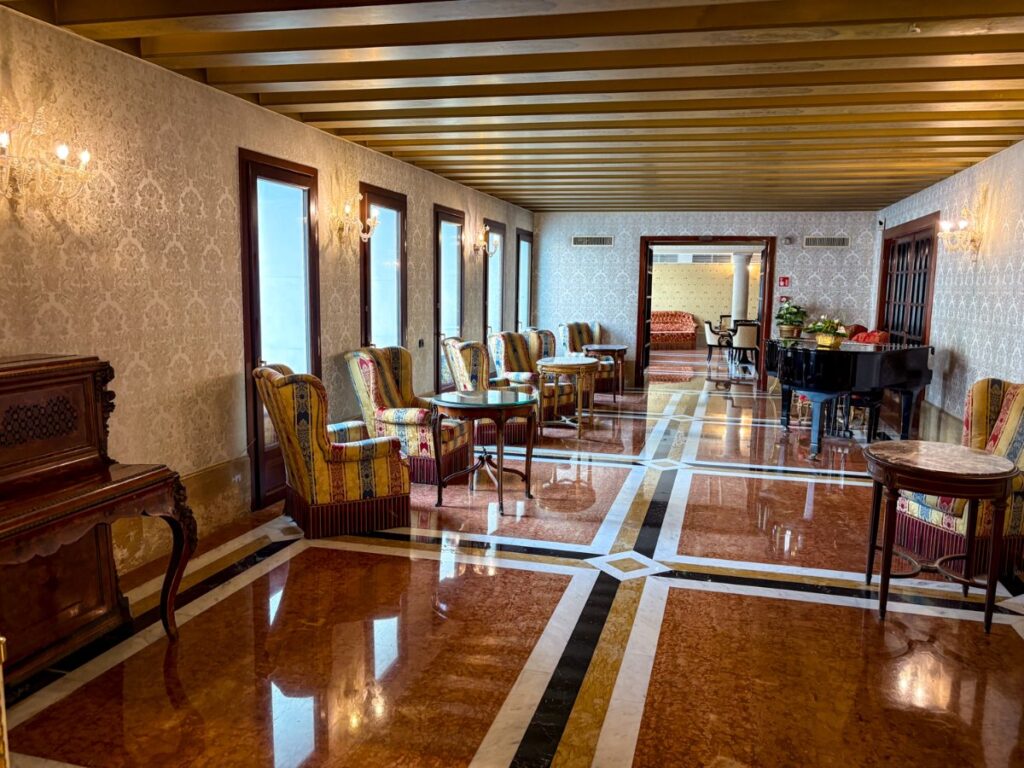 View of the Baglioni Hotel Luna sitting area