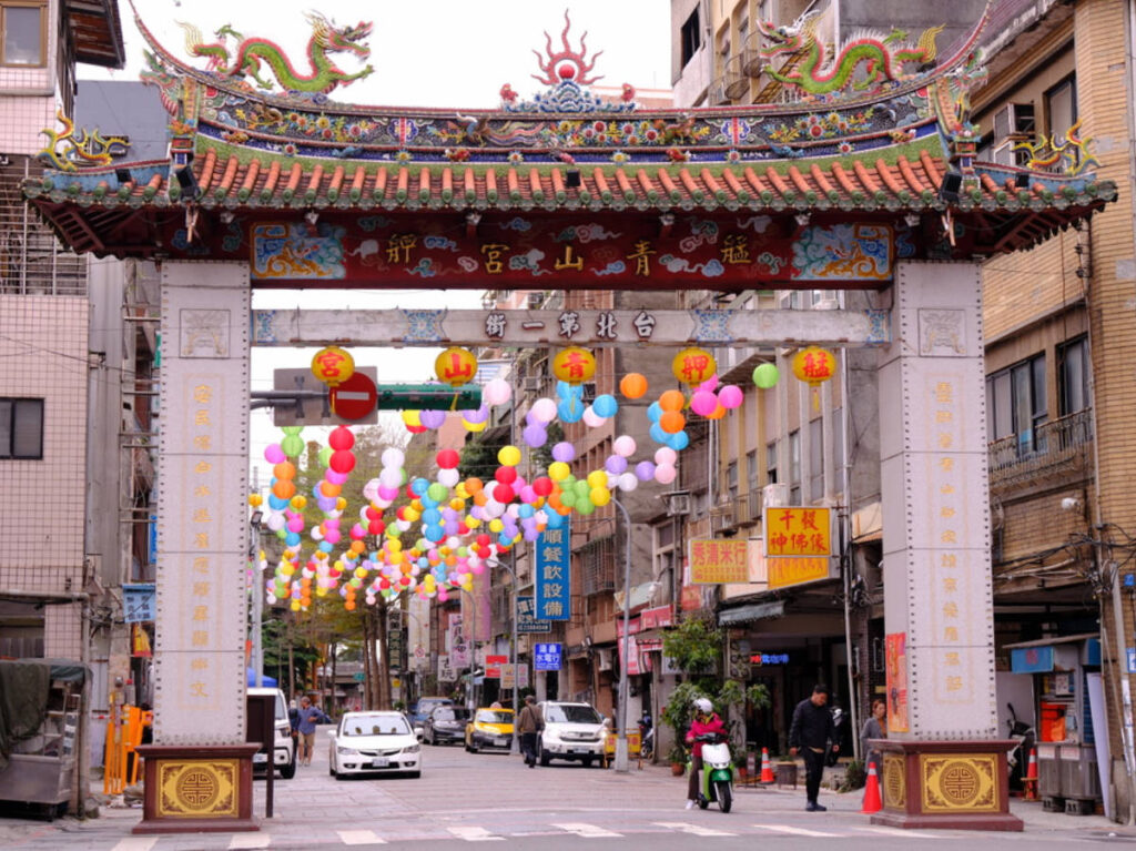 View at the entrance of Bangka Qingshan Temple
