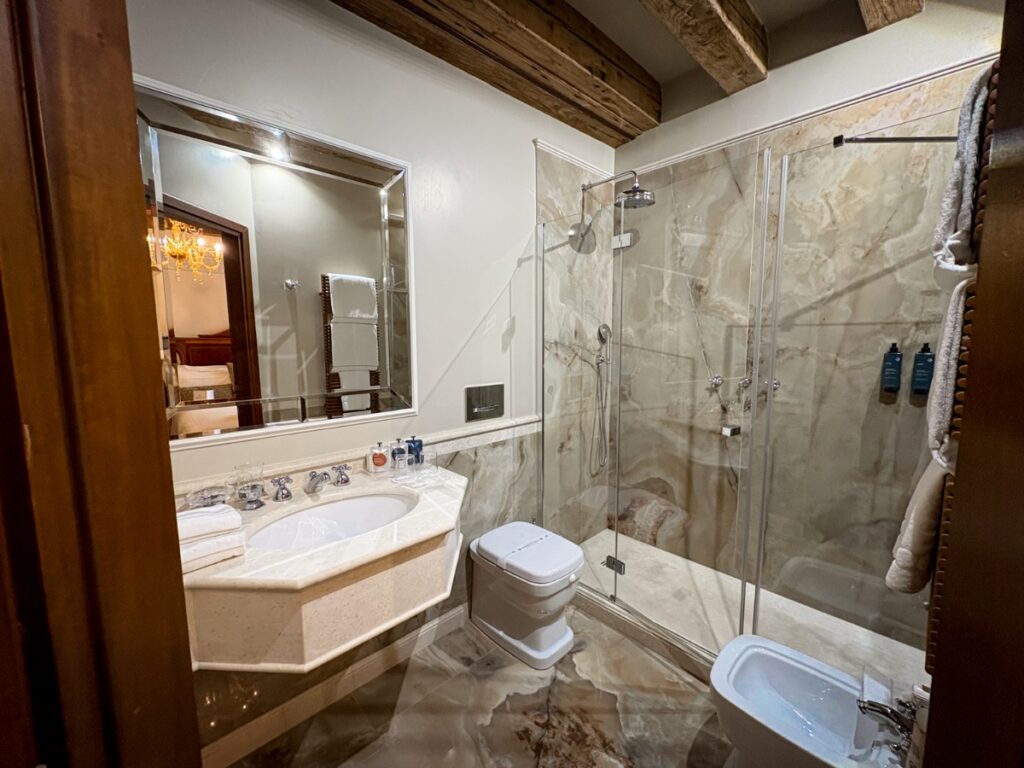 View of the empty Bathroom at Palazzo Priuli