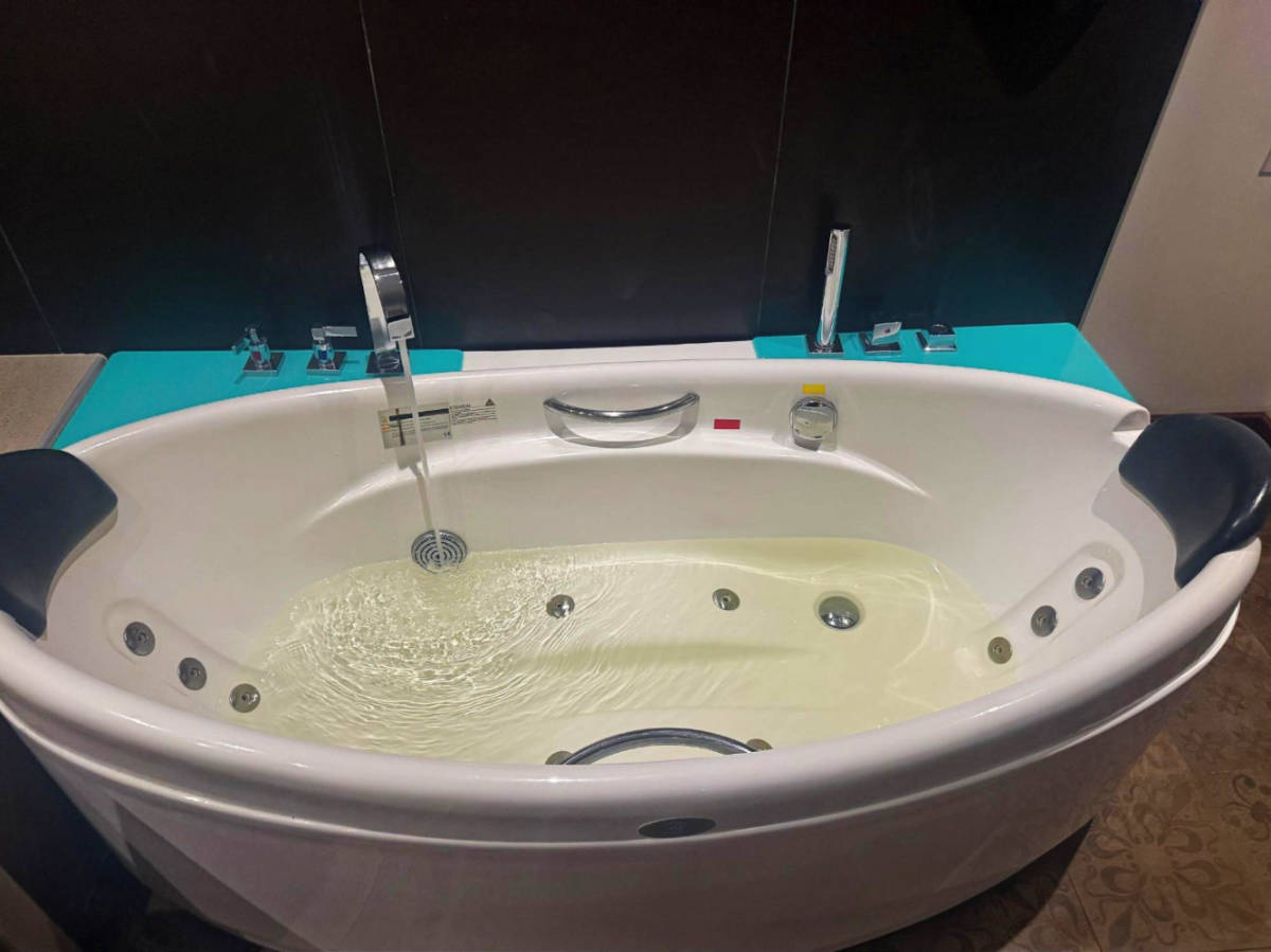 View of a bathtub at the Jaya Machu Picchu Boutique Hotel