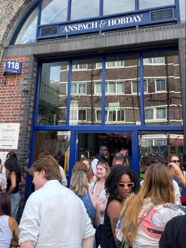 People at the Bermondsey Beer Mile