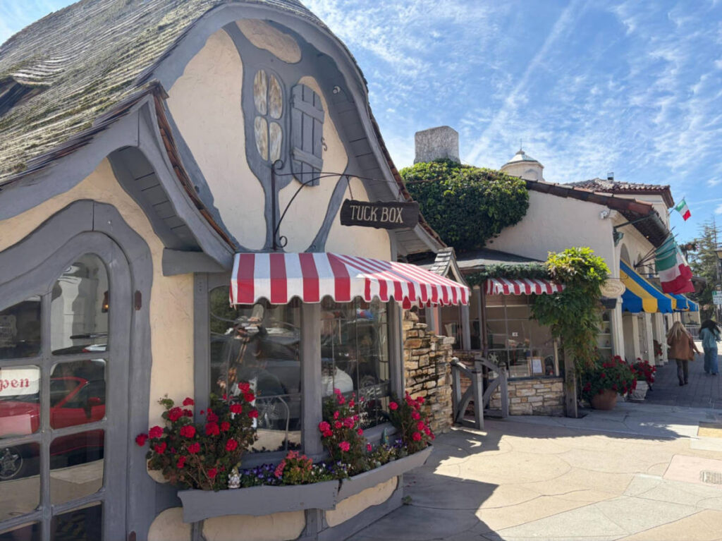 A Keebler Elf house-like breakfast cafe in Carmel-by-the-Sea