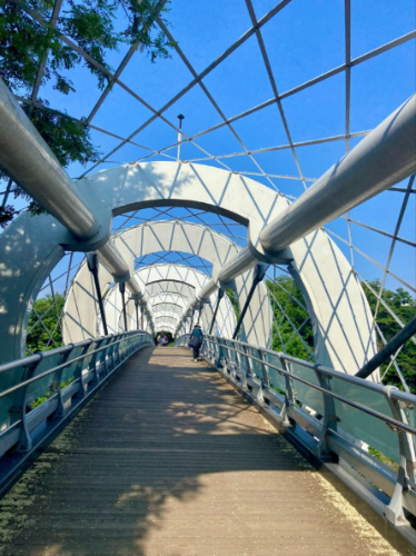 The iconic bridge at Montmartre Park
