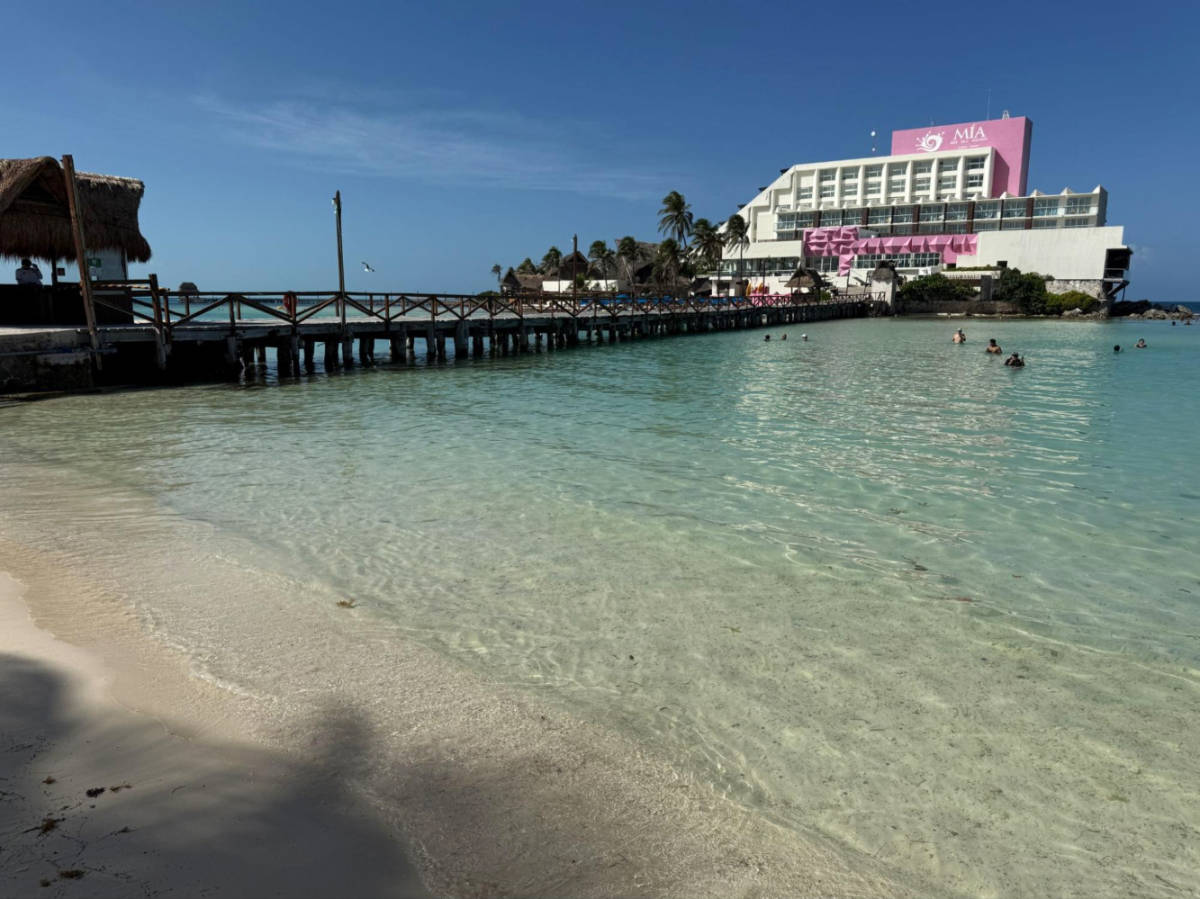 A narrow bridge leading to the Mia Reef Isla Mujeres resort