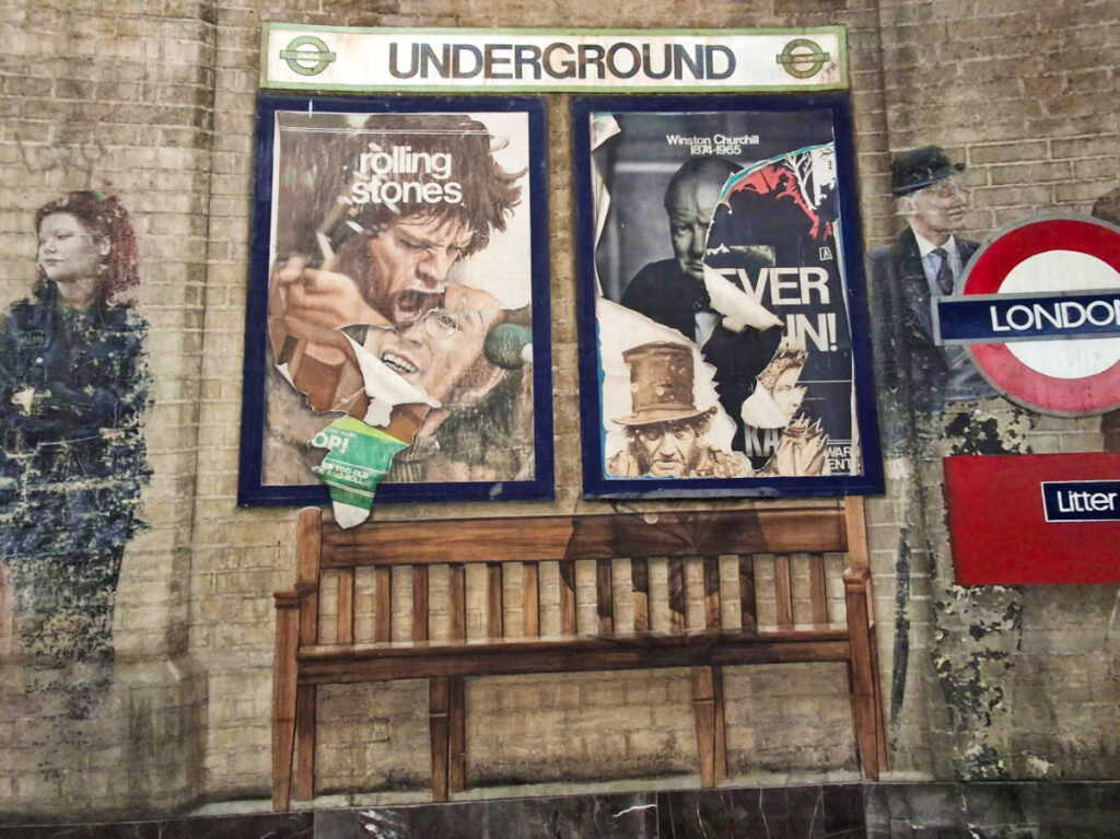 View of the paintaings and mural at CDMX’s Auditorio Metro station