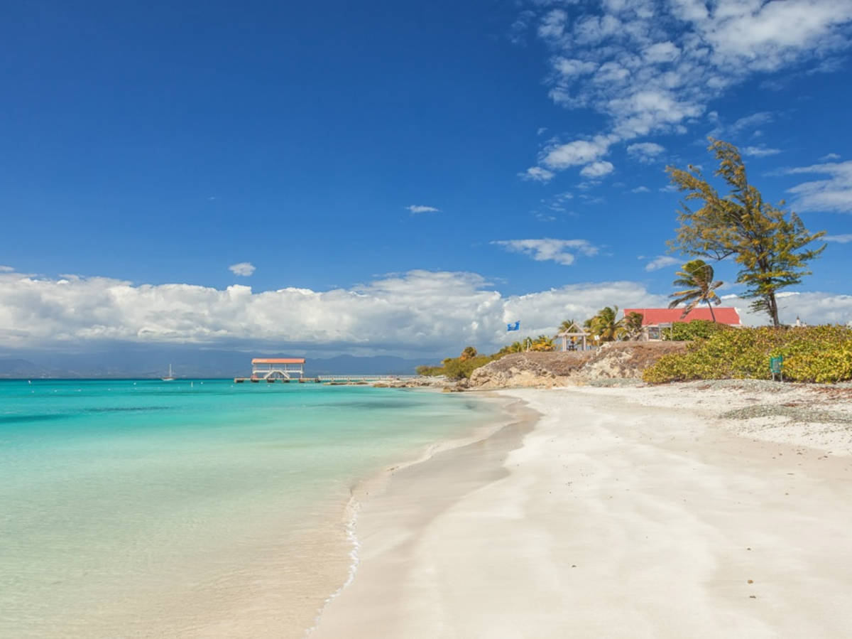 Serene view of Caja de Muertos