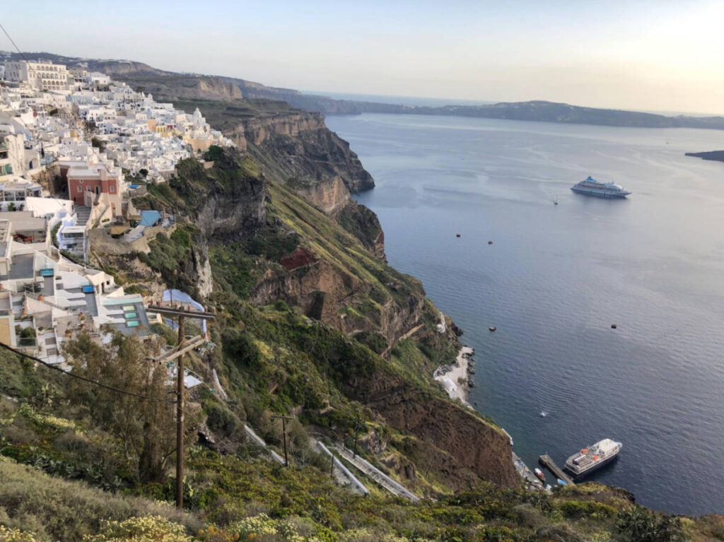 Overlooking view of the caldera from Fira