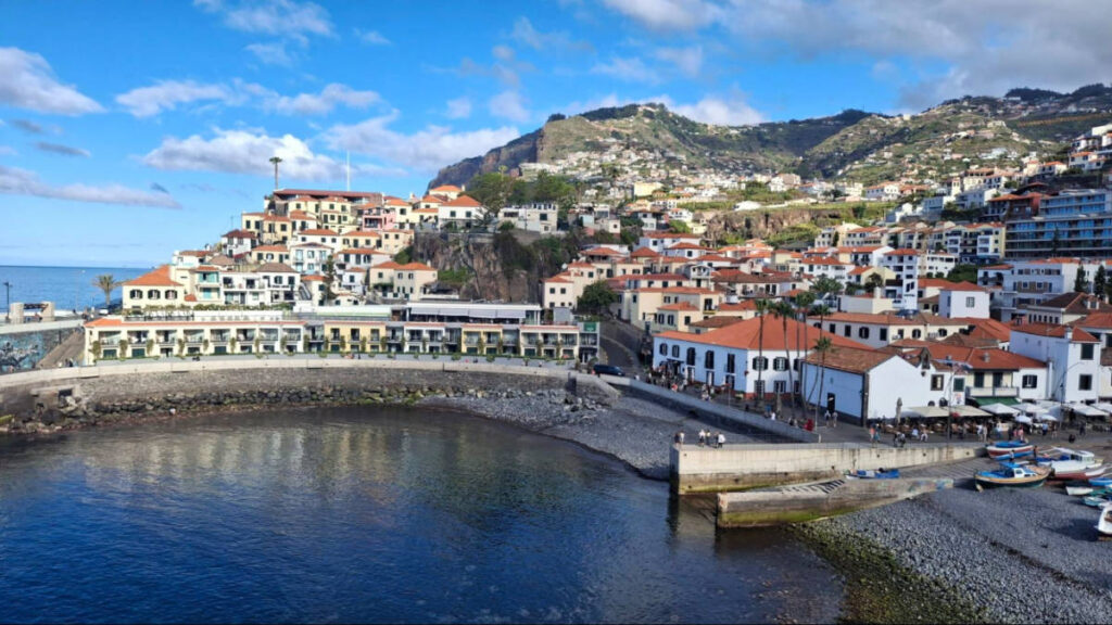 Panoramic view of the picturesque waterfront Câmara de Lobos