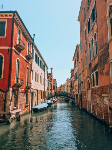 View of the buildings around the bridge over the canal in Venice