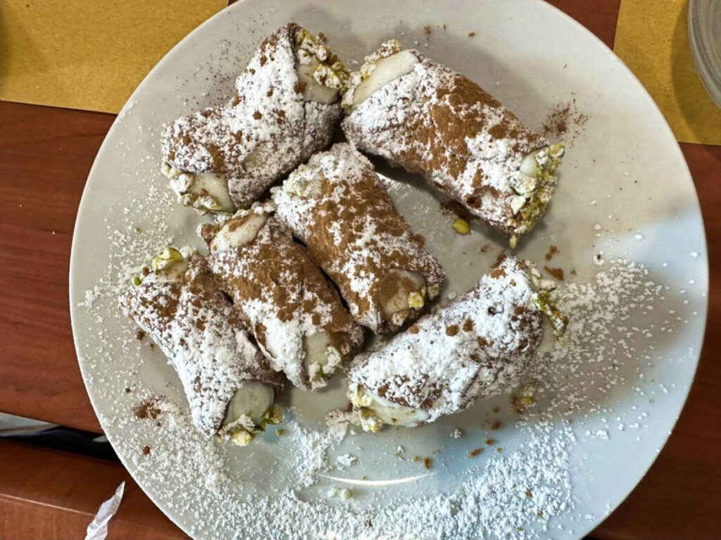 A plate of cannoli