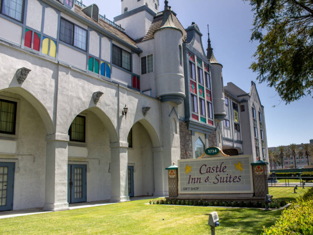 Exterior view of the Castle Inn & Suites in the Anaheim Colony District