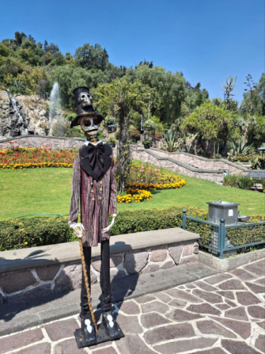 View of the Catrinas at the Guadalupe Basilica on a sunny day