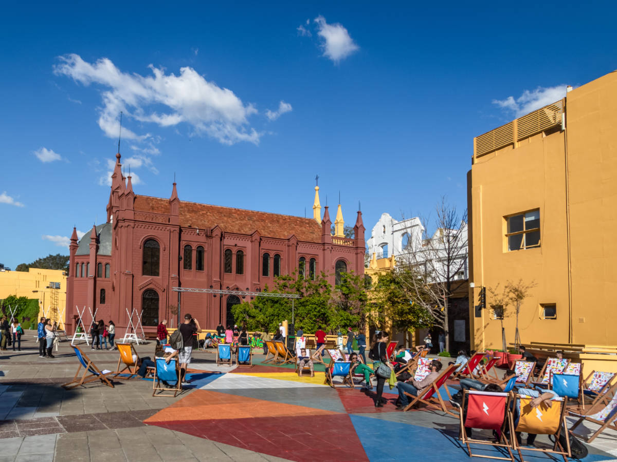 The Centro Cultural Recoleta building and the vibrant surroundings