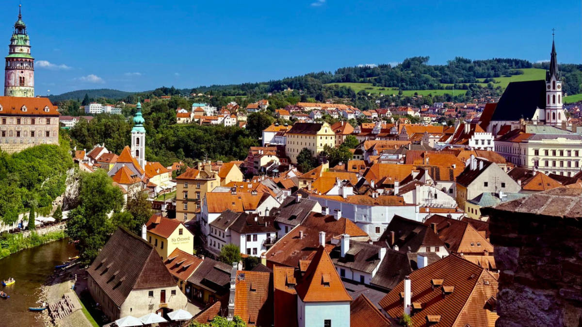 Overlooking view of the town of Český Krumlov