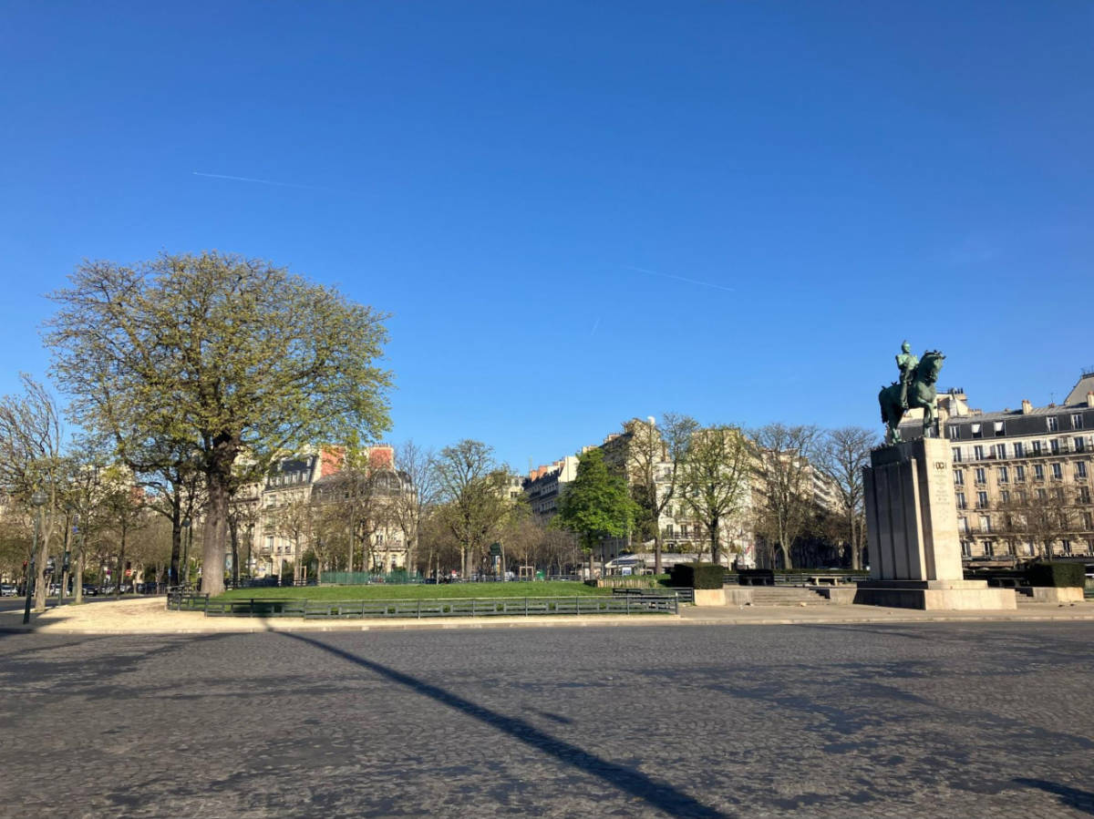 View of the quiet and peaceful street in Chaillot