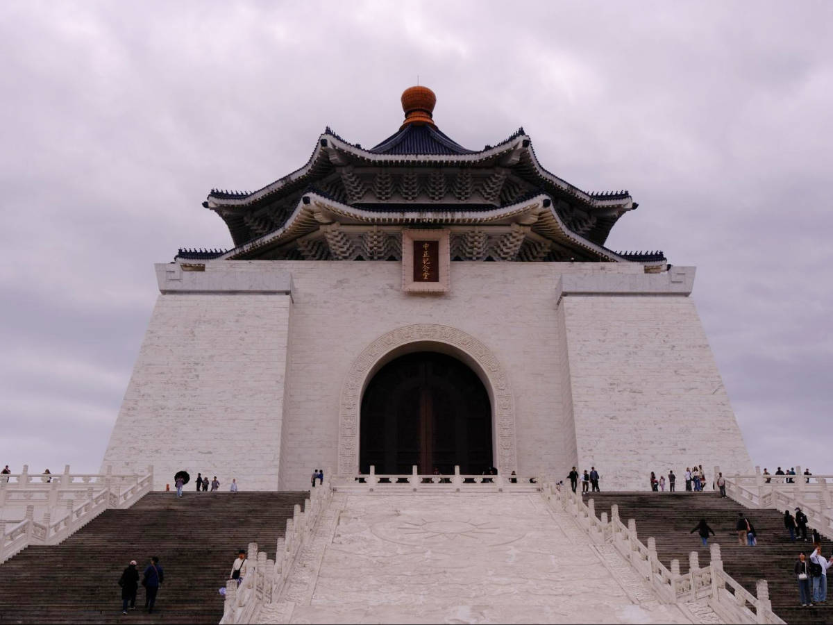 Dark sky over the Chiang Kai-shek Memorial Hall
