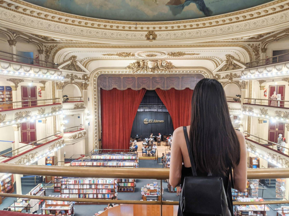 Clara Kesseler posing for a photo at El Ateneo Grand Splendid