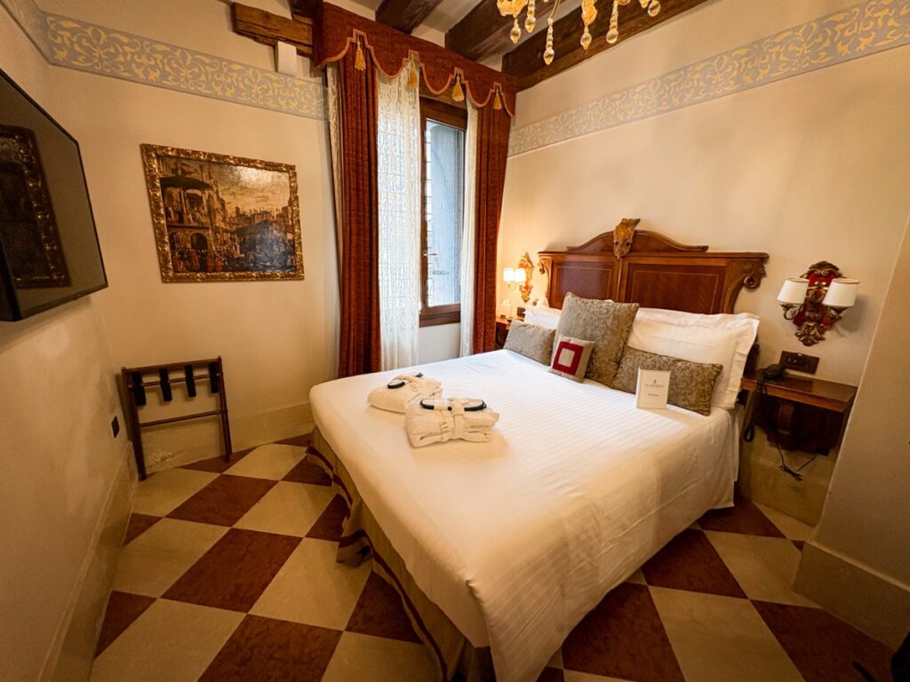 The Classic Room with Canal View at the Hotel Palazzo Priuli