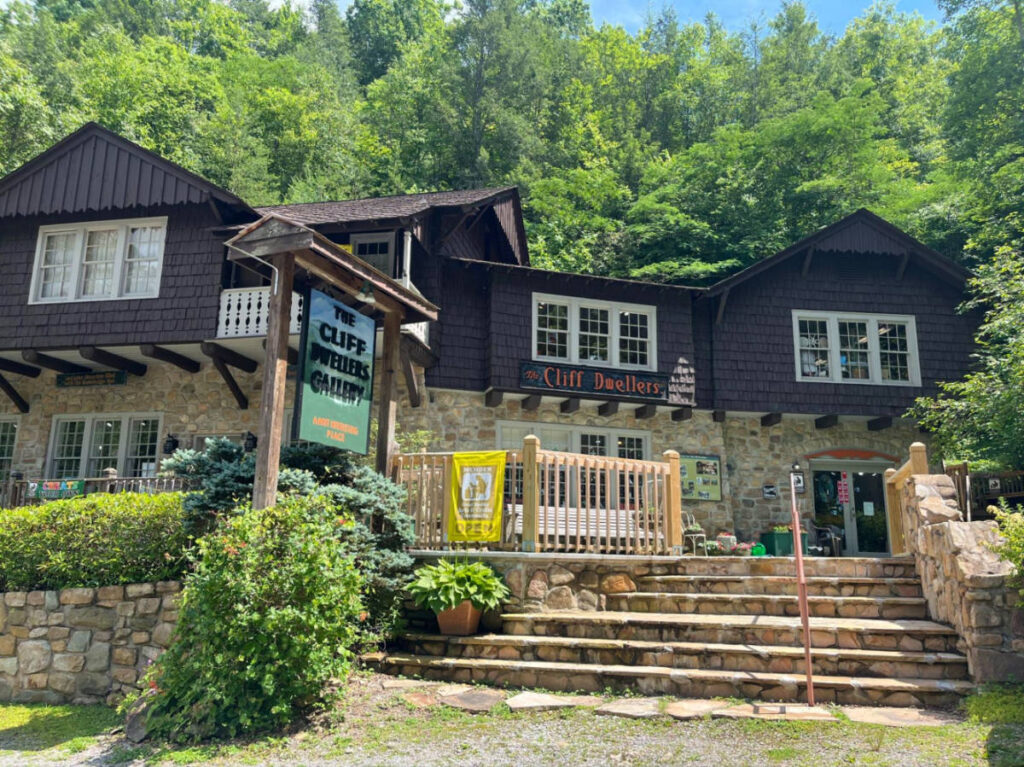 View of the Cliff Dwellers Gallery in the Arts & Crafts Community