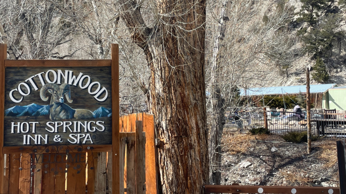 Closeup view of the "Cottonwood Hot Springs Inn & Spa" signage outside