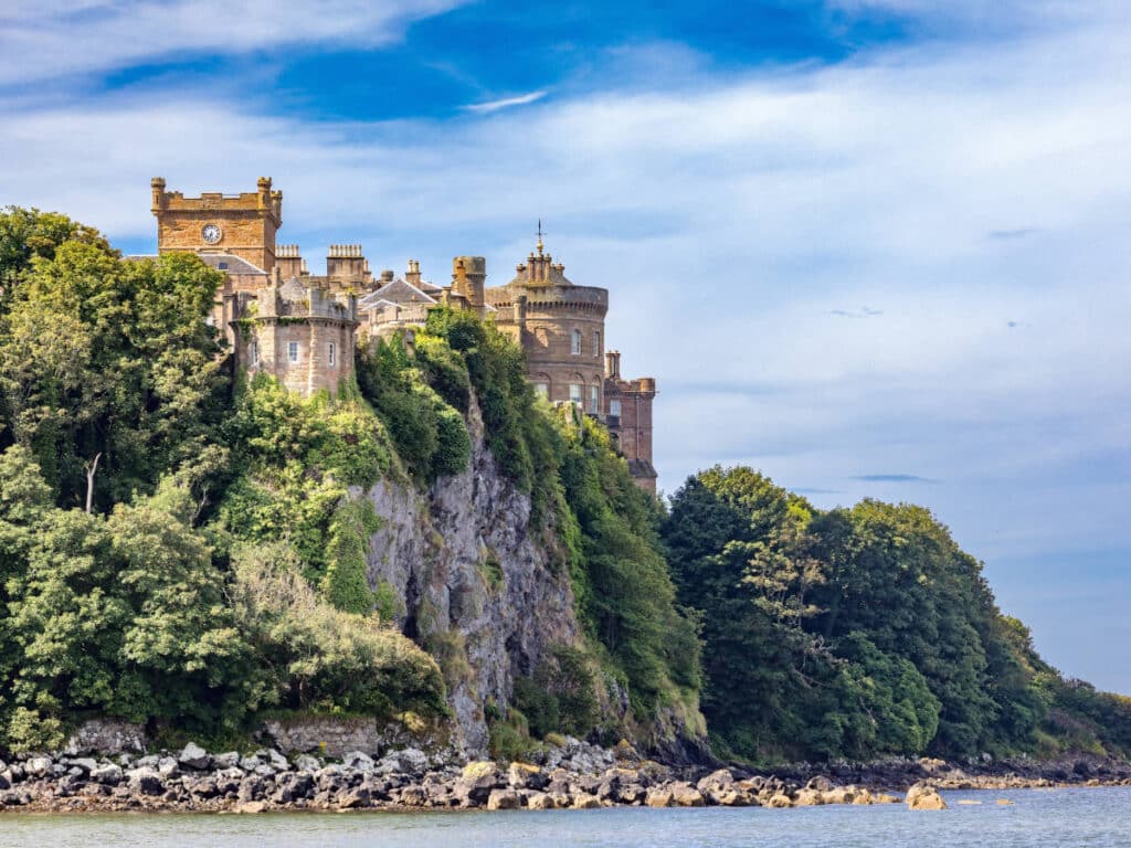 View of the Culzean Castle hangs over a cliff