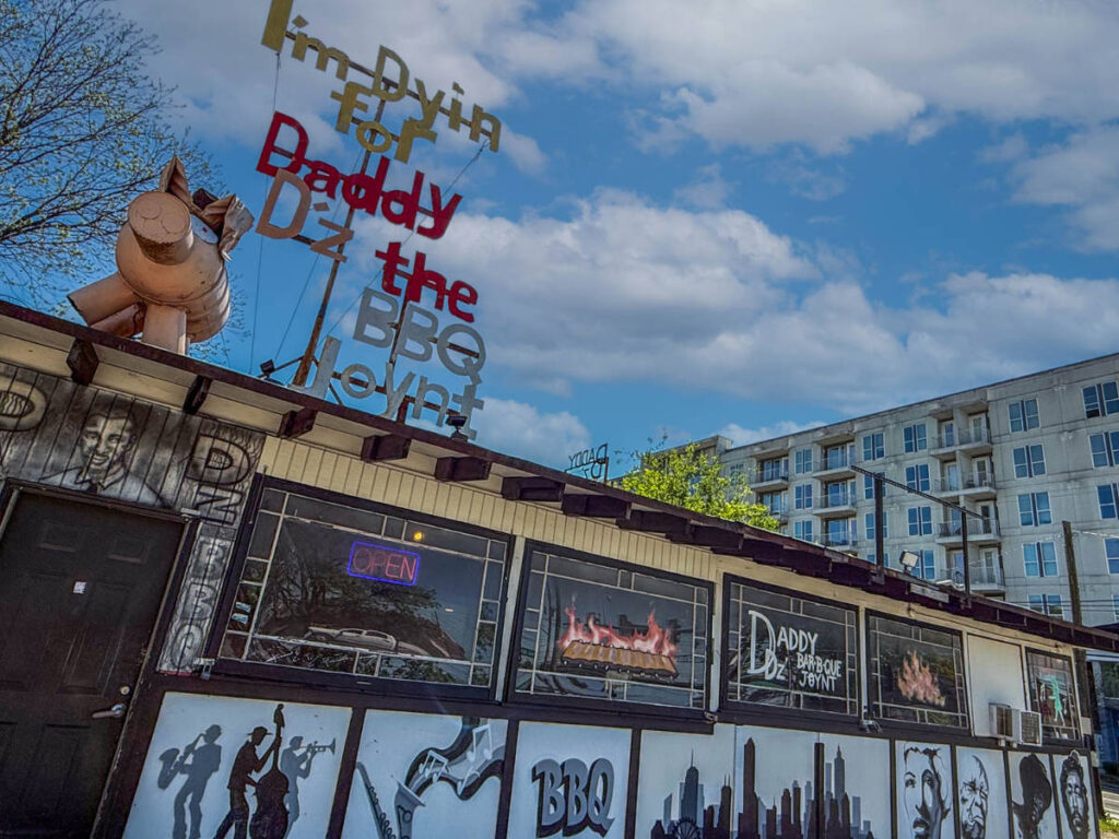 View outside the Daddy D’z BBQ Joynt