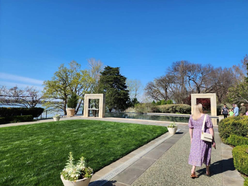 Clear blue sky over the Dallas Arboretum on White Rock Lake
