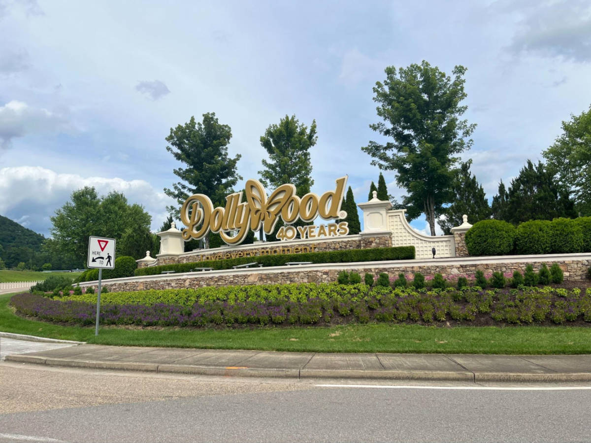 View of the entrance to Dollywood