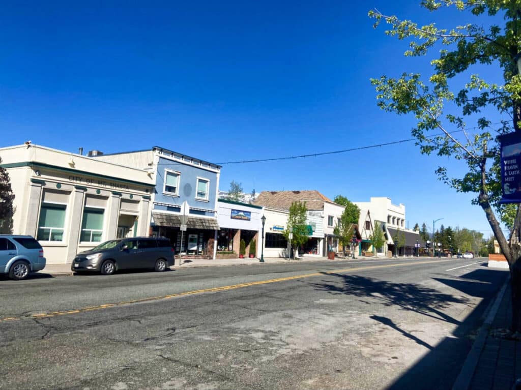 View of the peaceful street and buildings at downtown Mount Shasta City