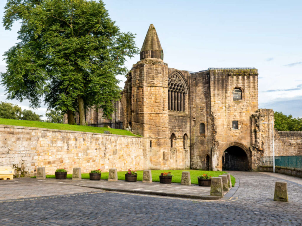 View of the gate to the Dunfermline Palace and Abbey