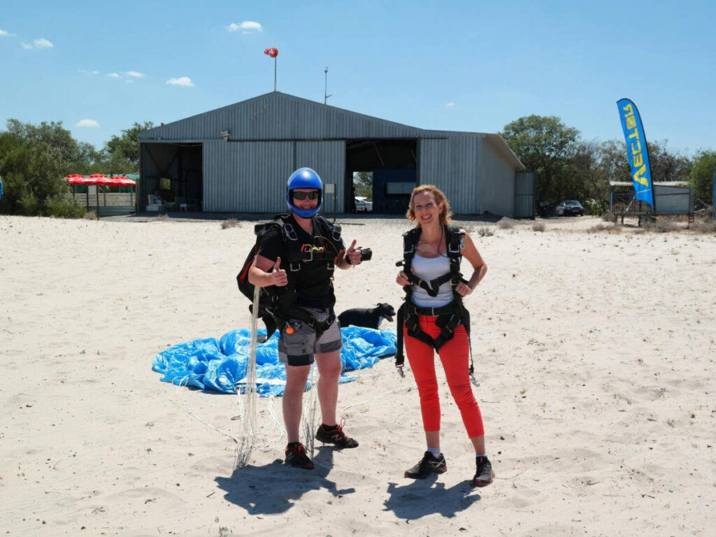 The author Elise Kirsten, smiling right after her first tandem skydive