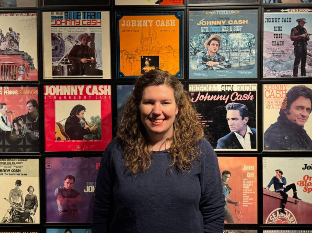The author Elizabeth Demolat at the Johnny Cash Museum