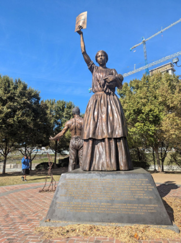 The statues at the Emancipation and Freedom Monument