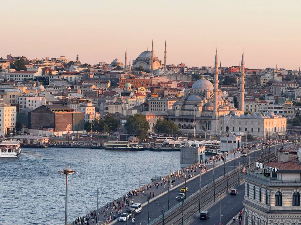 Overlooking view of Eminönü from Beyoğlu at sunset