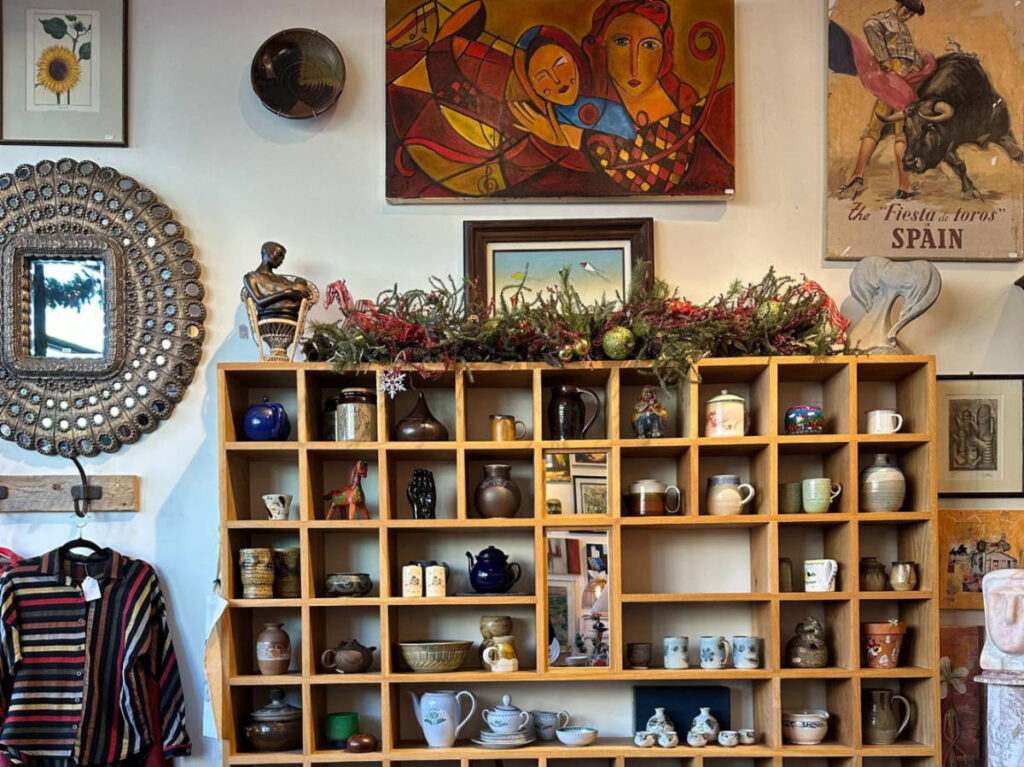 View of the displays inside the FOLK