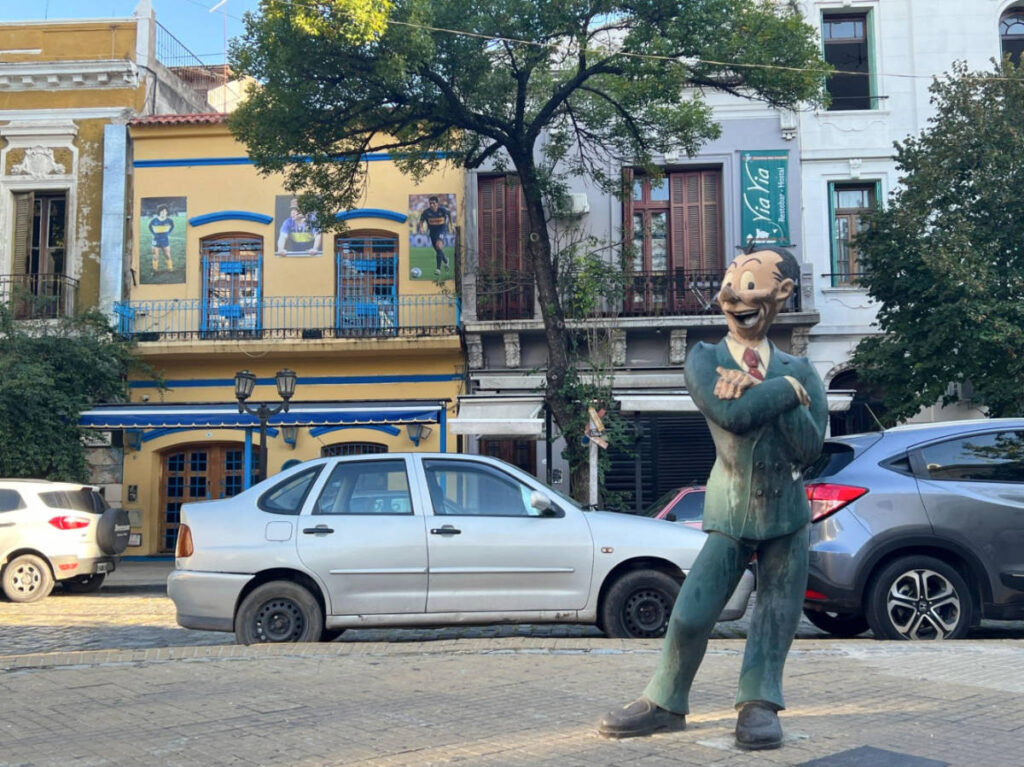 A figurine of Isidoro Cañones near the road in San Telmo