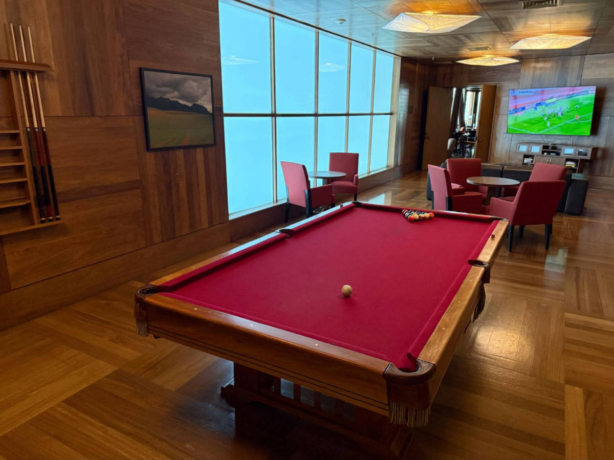 Kiri Bar features a game room, one of several areas you can play on the hotel’s grounds