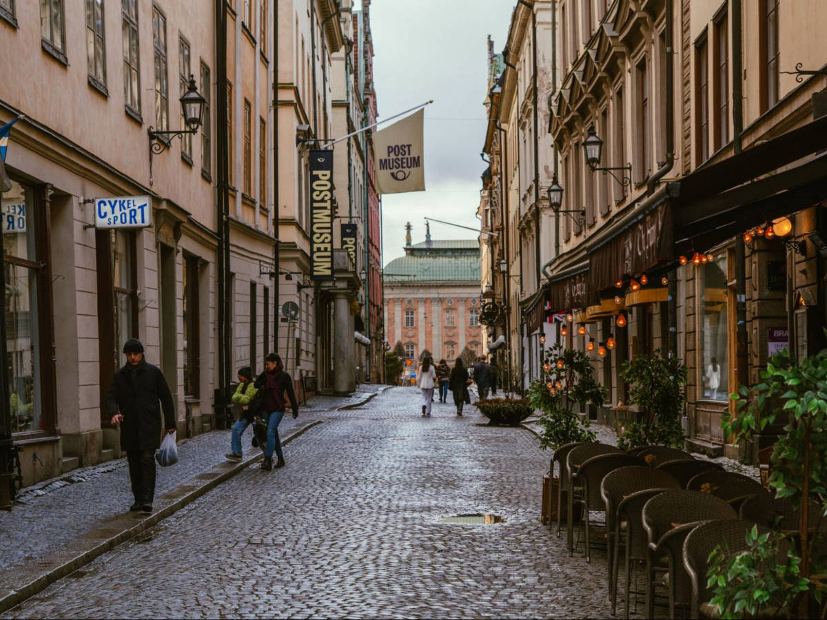 The cobble-stoned street in Gamla Stan