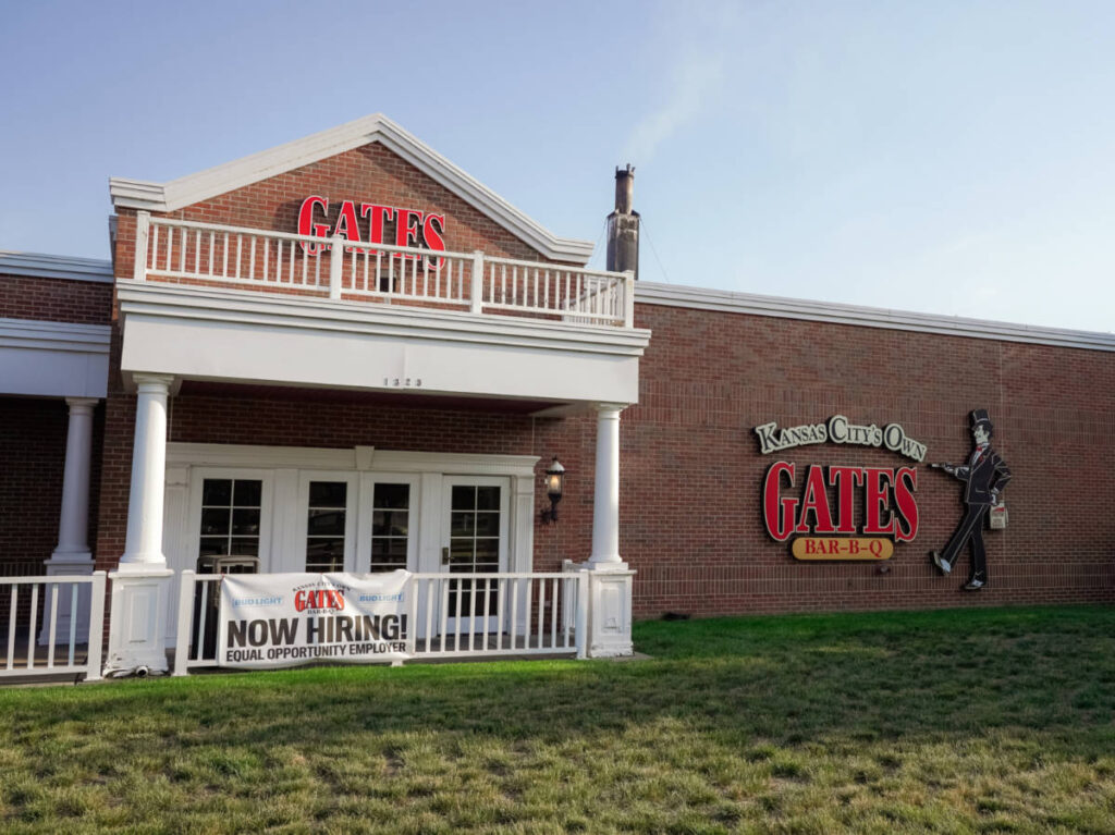 Exterior view of the Gate’s Bar-B-Q