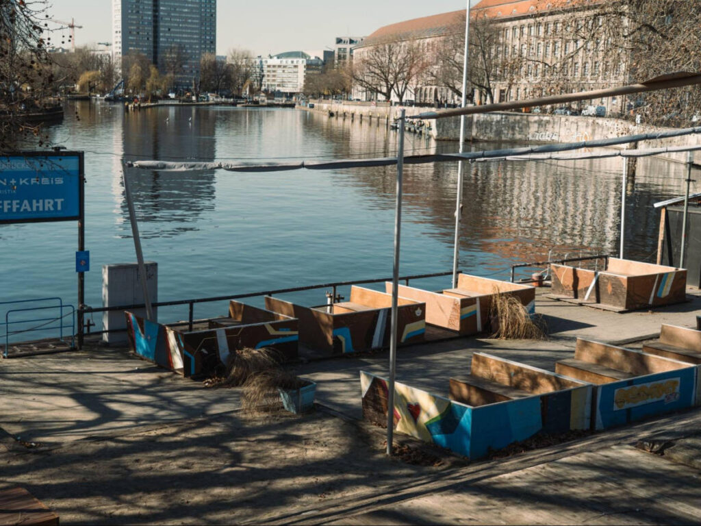View of the Spree in front of the Gestrandet Mitte