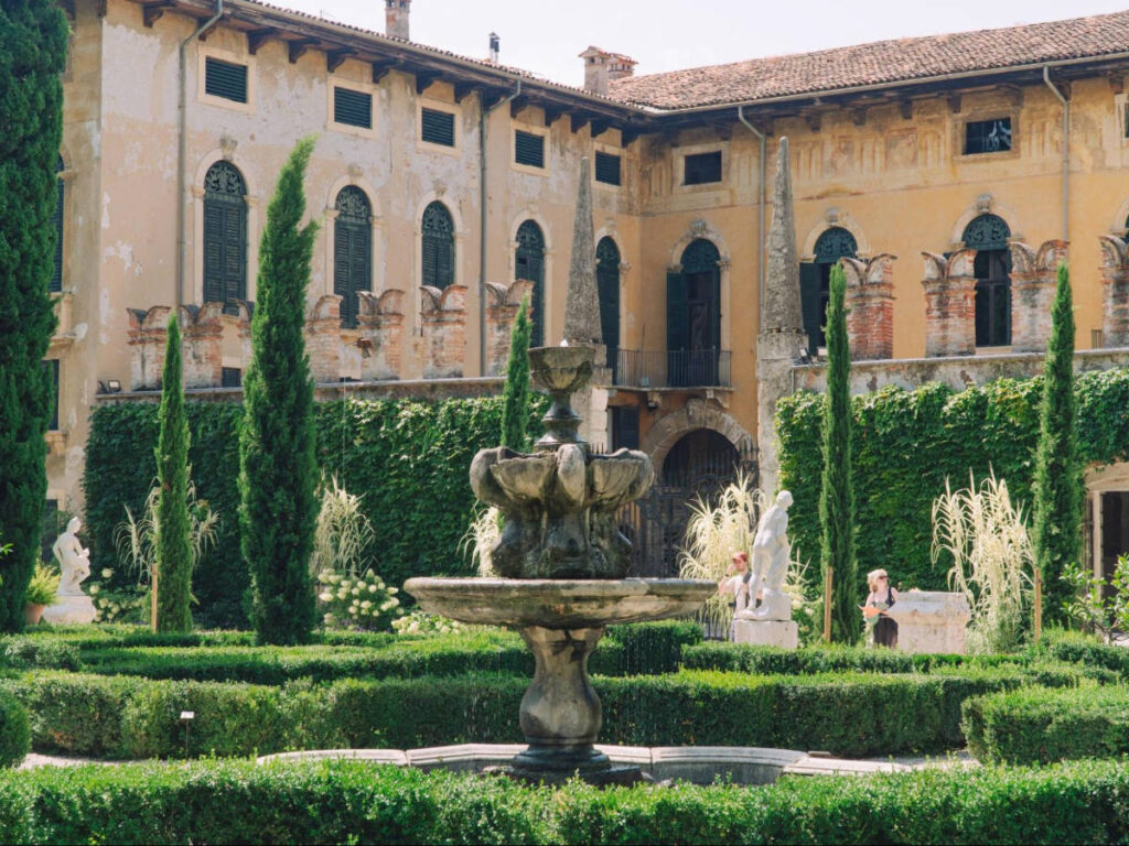 View of a water fountain at the Giardino Giusti